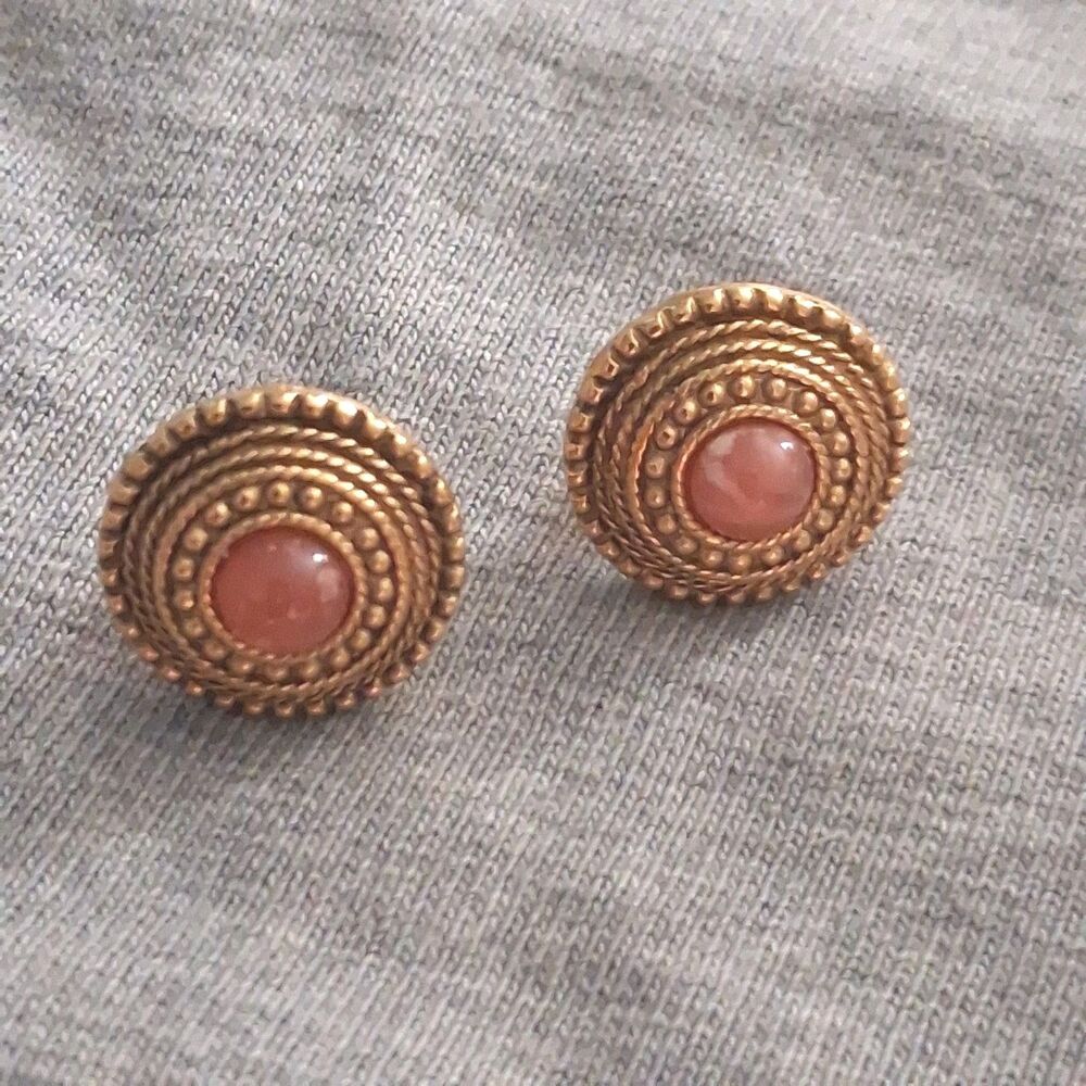 vintage gold tone round orange cabochon stud earrings rope detail pierced post